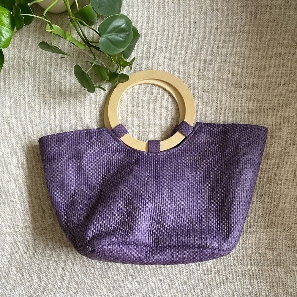 Vintage Purple Sculpted Purple Straw Bag with Wooden Handles